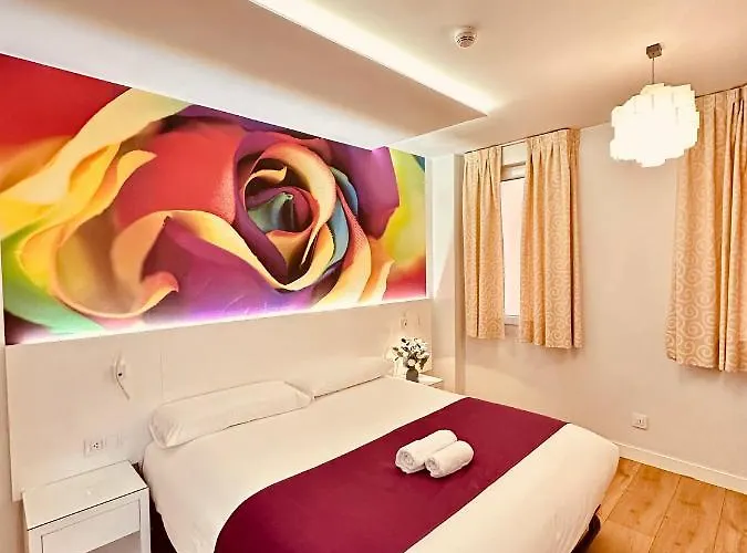Hostal Sol Square
