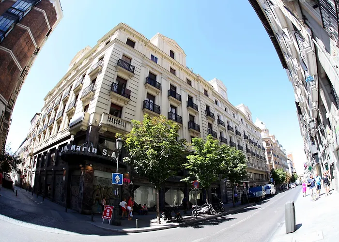 Hostal Sol Square